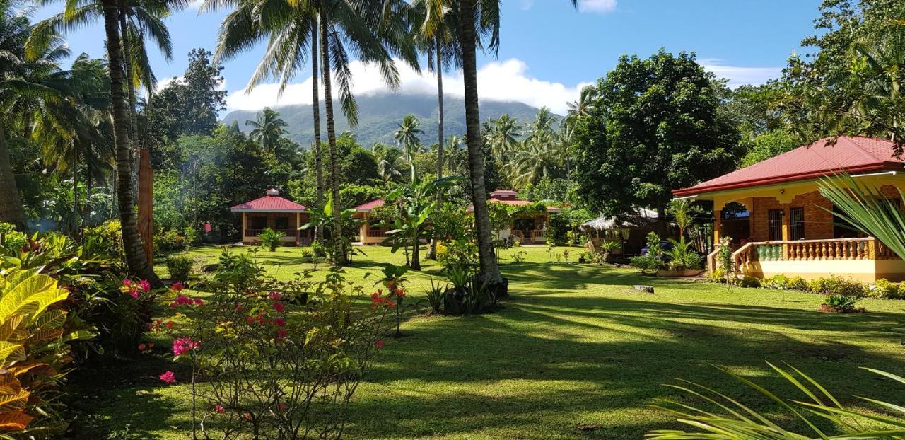 Paco'S Garden Home Stay Mambajao Exterior foto