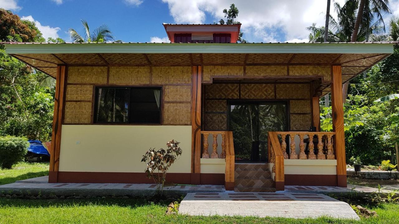 Paco'S Garden Home Stay Mambajao Exterior foto