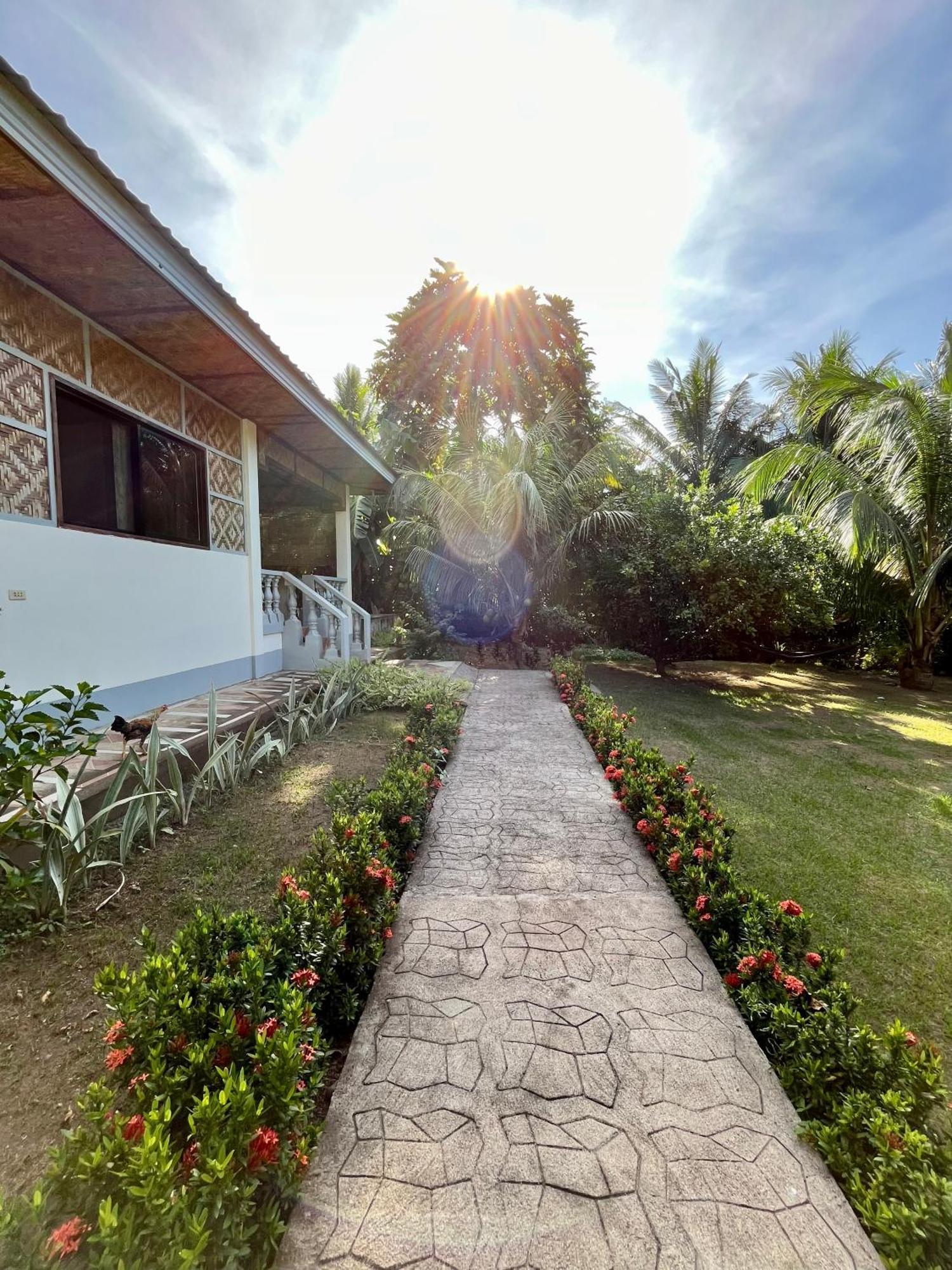Paco'S Garden Home Stay Mambajao Exterior foto