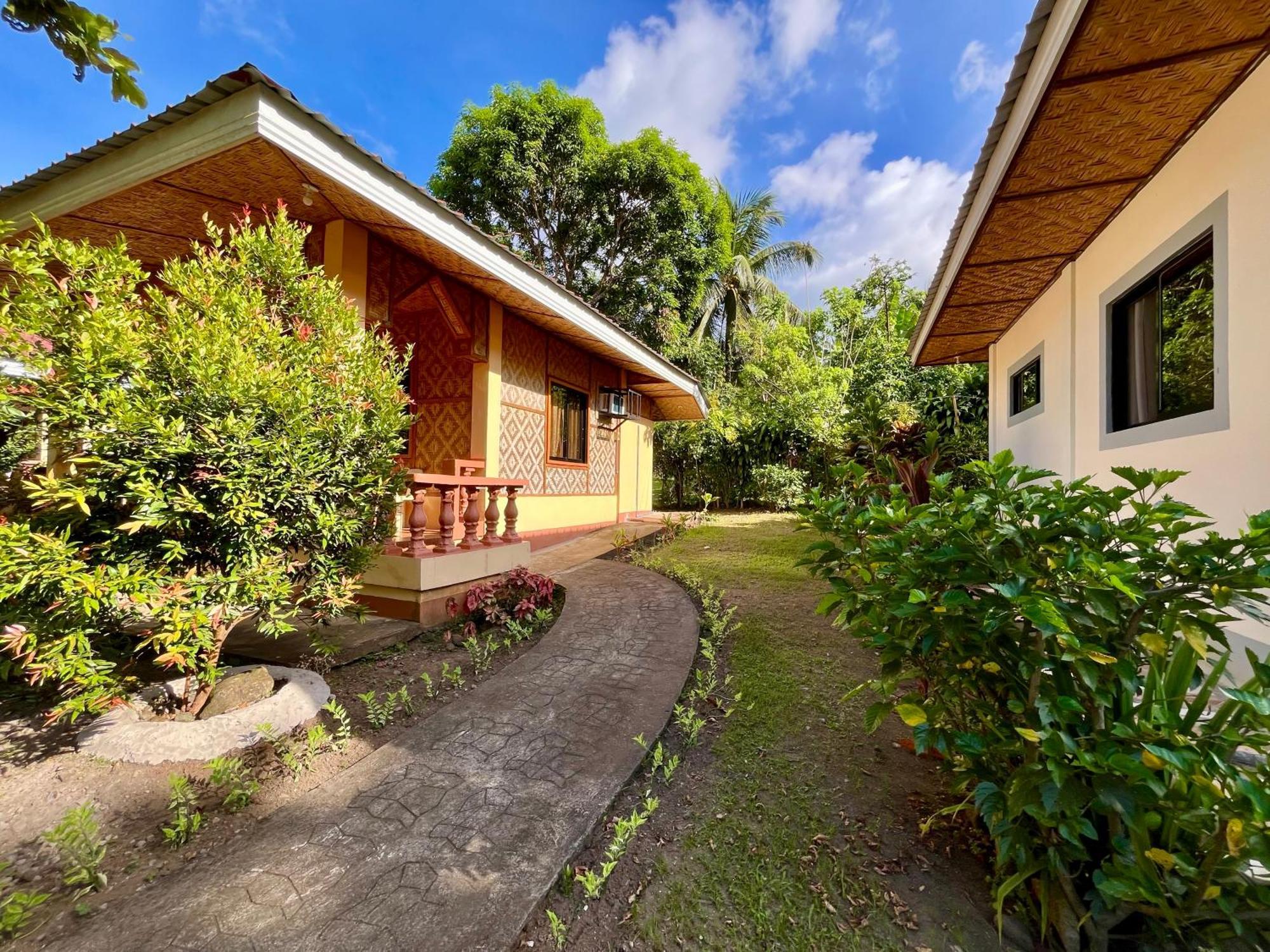 Paco'S Garden Home Stay Mambajao Exterior foto