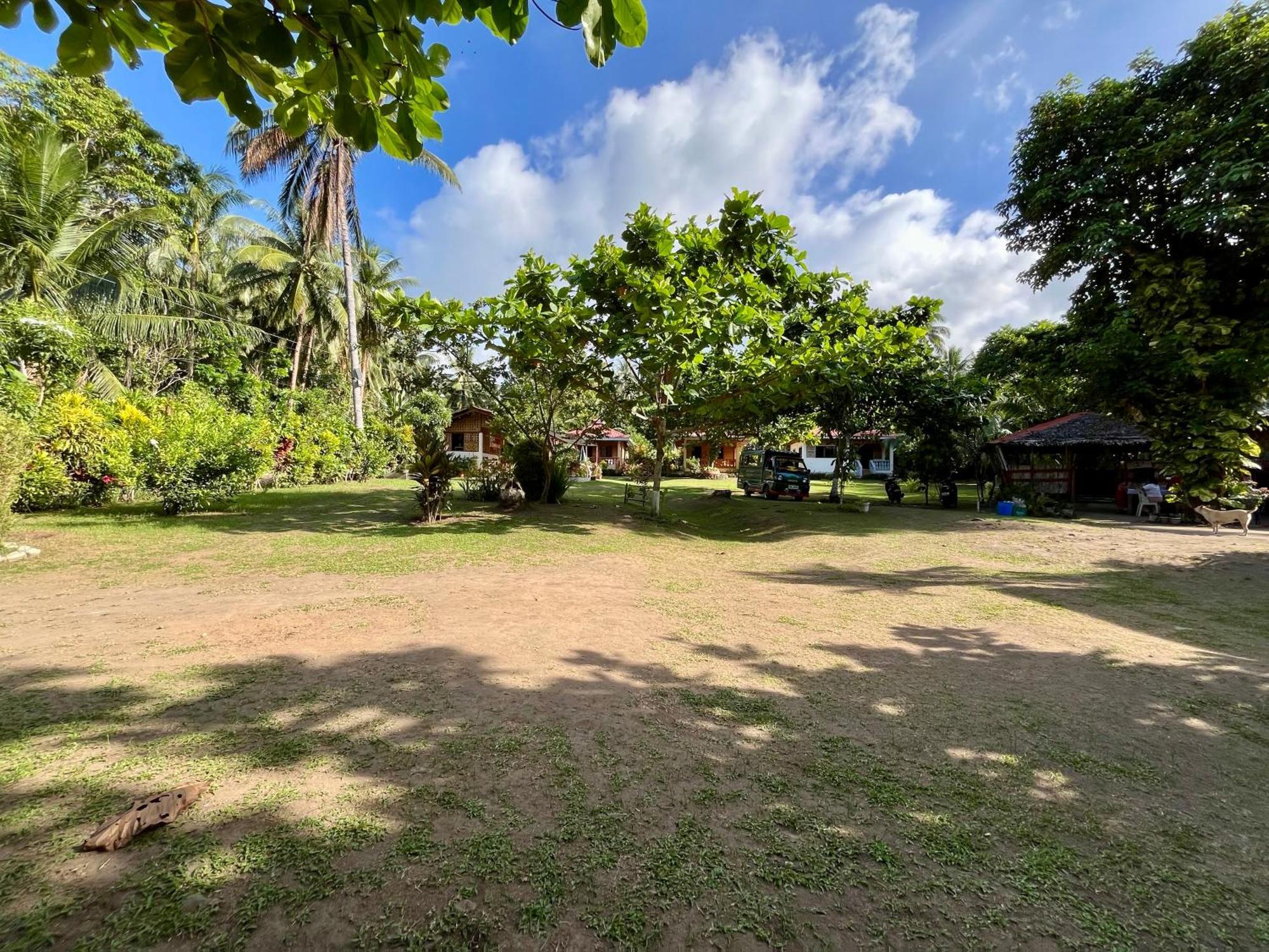 Paco'S Garden Home Stay Mambajao Exterior foto